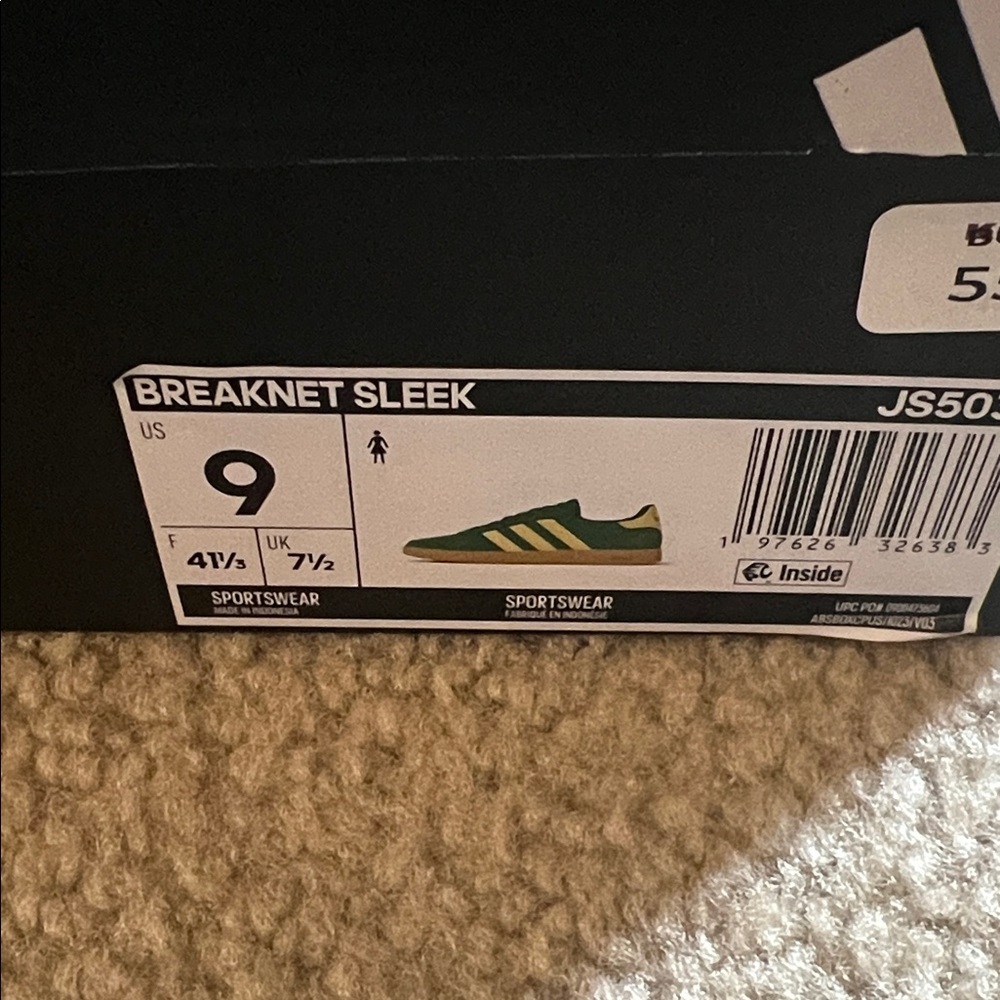 Adidas Emerald Sneakers with yellow Stripes - Picture 2 of 3